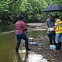 MiAMBIENTE realiza monitoreo de calidad de agua en la cuenca 117 entre Chagres y Mandinga en Coln