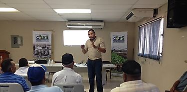 Ley 25 es presentada a productores de Los Santos