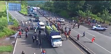  Los gremios de transporte de carga terrestre del pas deploramos las acciones que provocaron el atropello de dos panameos que participaban del cierre de calles en una manifestacin en Horconcitos provincia de Chiriqu