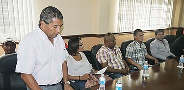 Autorizan zarpe a embarcaciones de pescadores