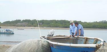 Decomisan equipo de pesca 