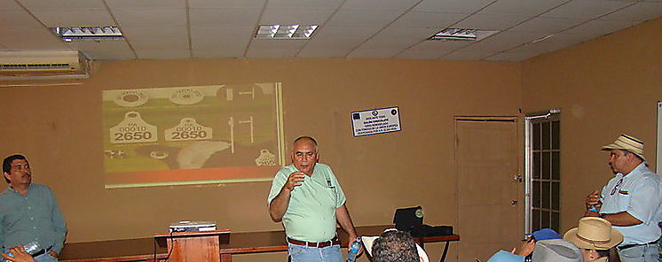 Salud Animal dicta charla a productores en Panamá Este Salud Animal dicta charla a productores en Panamá Este