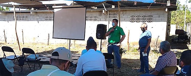MiAMBIENTE realiza capacitacin a productores sonaeos